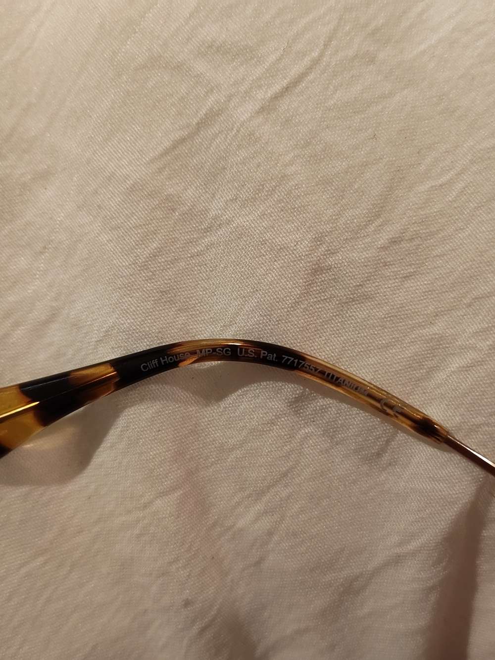 Maui Jim Cliff House - Gold Frame/Brown Gradient Aviator Sunglasses - Picture 3 of 3